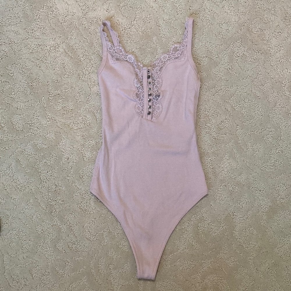 Abercrombie & Fitch baby pink lace body suit (XS)